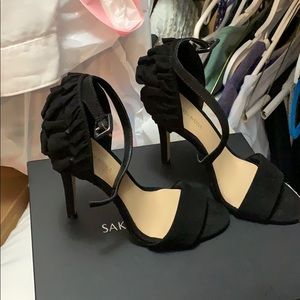 Saks fifth ave pumps